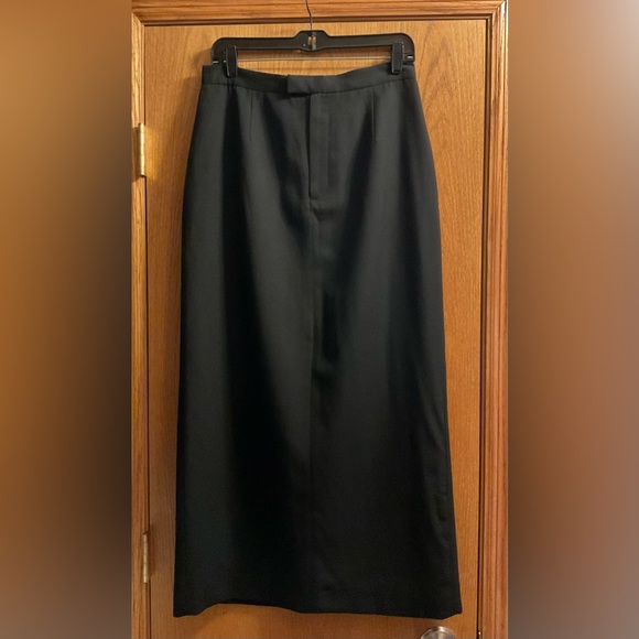 Women’s Vintage Pursuits ltd Wool Black Pencil Skirt with back slit, fully lined - Picture 2 of 9